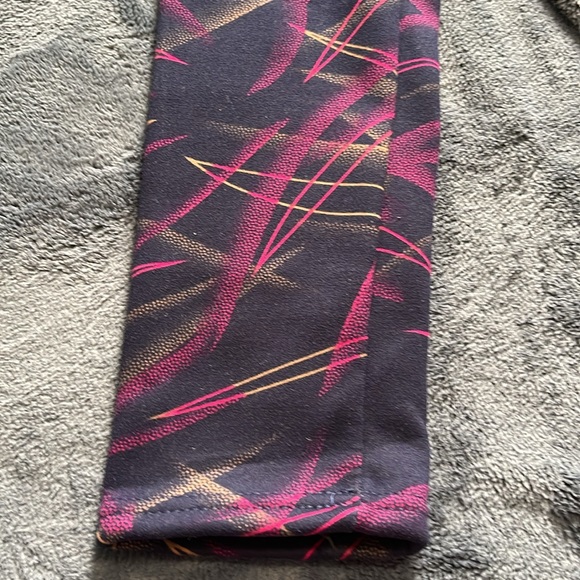 Just Cozy fleece line leggings purple, pink abstract design size M/L - Picture 5 of 6